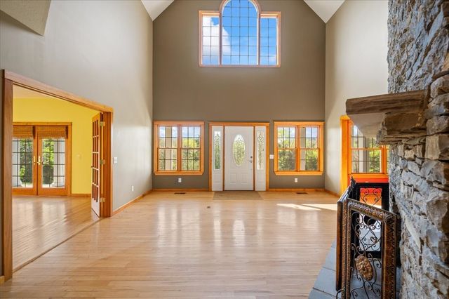 216 Old Wolf Hill Rd, Bethpage, TN 37022