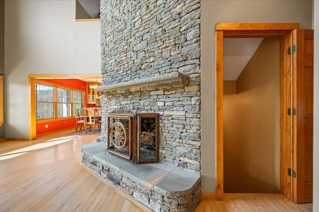 216 Old Wolf Hill Rd, Bethpage, TN 37022