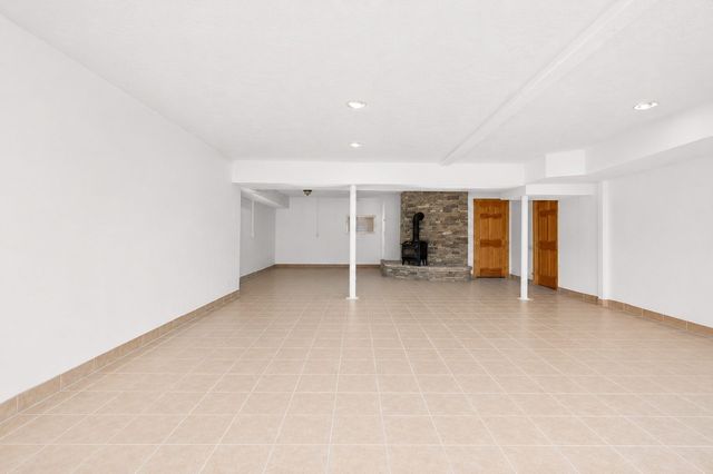 216 Old Wolf Hill Rd, Bethpage, TN 37022