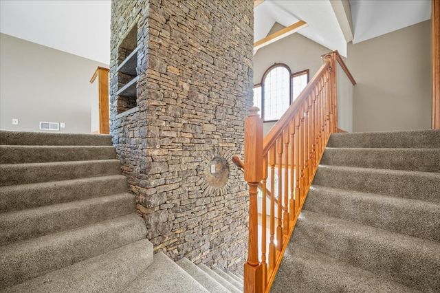 216 Old Wolf Hill Rd, Bethpage, TN 37022
