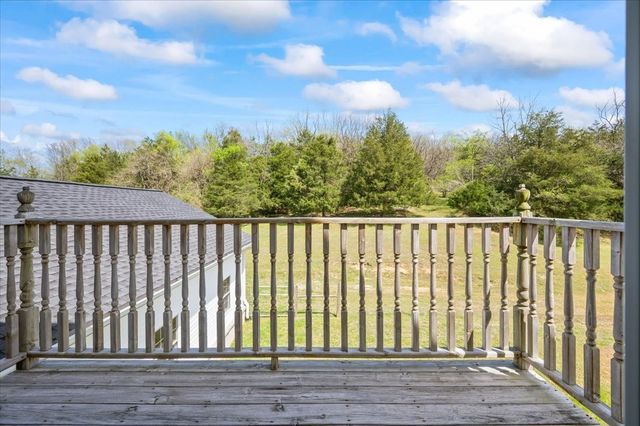 216 Old Wolf Hill Rd, Bethpage, TN 37022