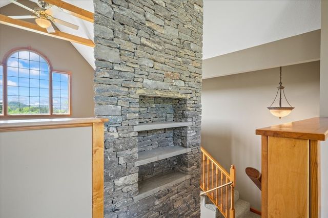 216 Old Wolf Hill Rd, Bethpage, TN 37022