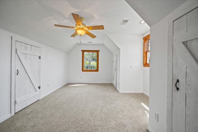 216 Old Wolf Hill Rd, Bethpage, TN 37022