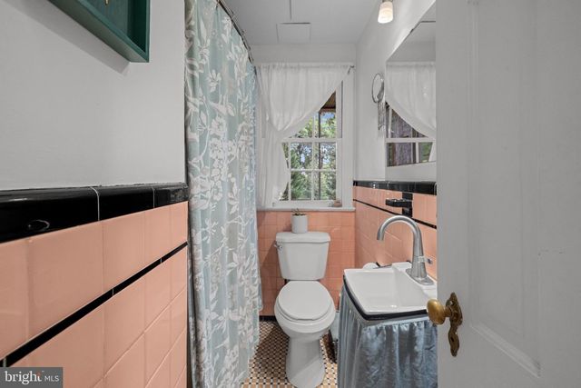 6715 QUEENS CHAPEL RD, University Park, MD 20782