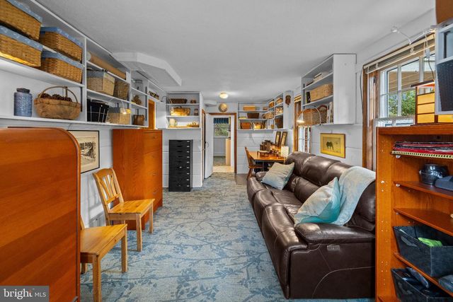 6715 QUEENS CHAPEL RD, University Park, MD 20782