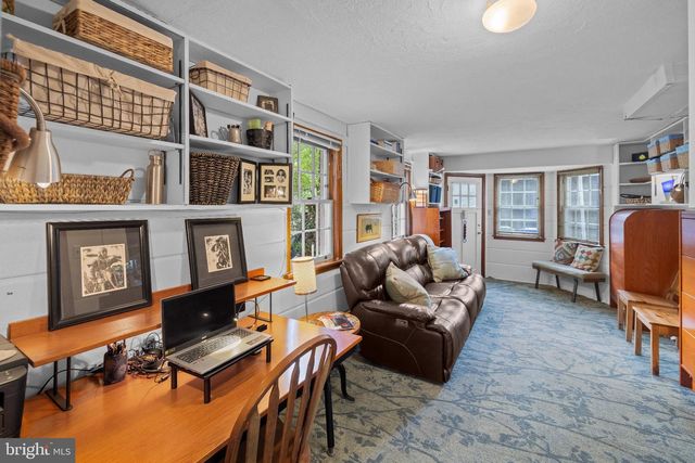 6715 QUEENS CHAPEL RD, University Park, MD 20782