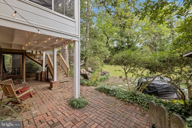 6715 QUEENS CHAPEL RD, University Park, MD 20782