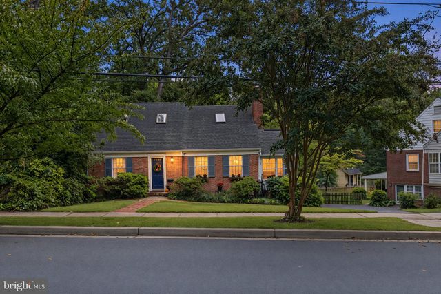 6715 QUEENS CHAPEL RD, University Park, MD 20782