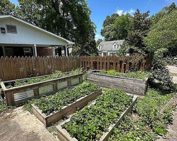 853 N Ocoee Street, Cleveland, TN 37311