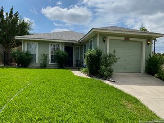 541 E Deer Creek, Pipe Creek, TX 78063