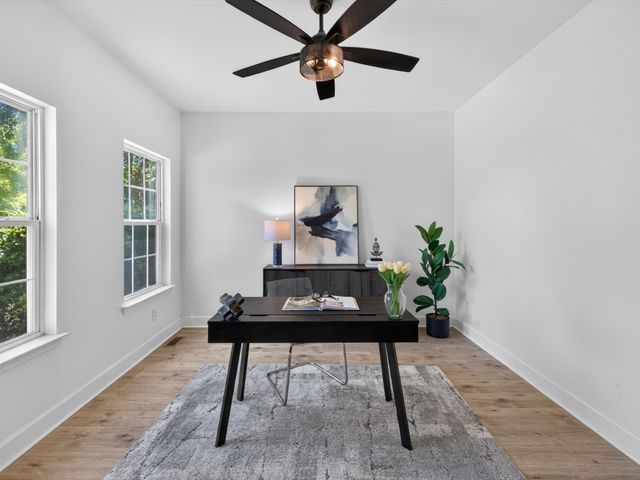 1074 Talon Dr, Columbia, TN 38401