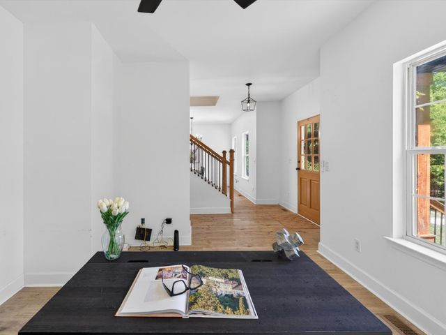 1074 Talon Dr, Columbia, TN 38401