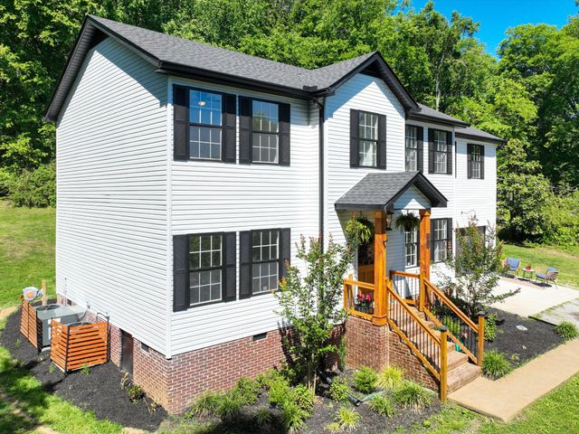 1074 Talon Dr, Columbia, TN 38401