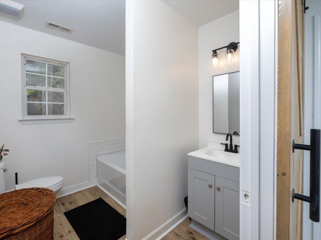 1074 Talon Dr, Columbia, TN 38401