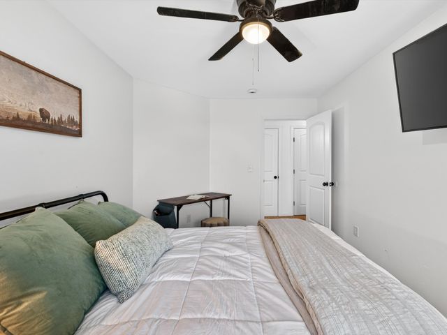 1074 Talon Dr, Columbia, TN 38401