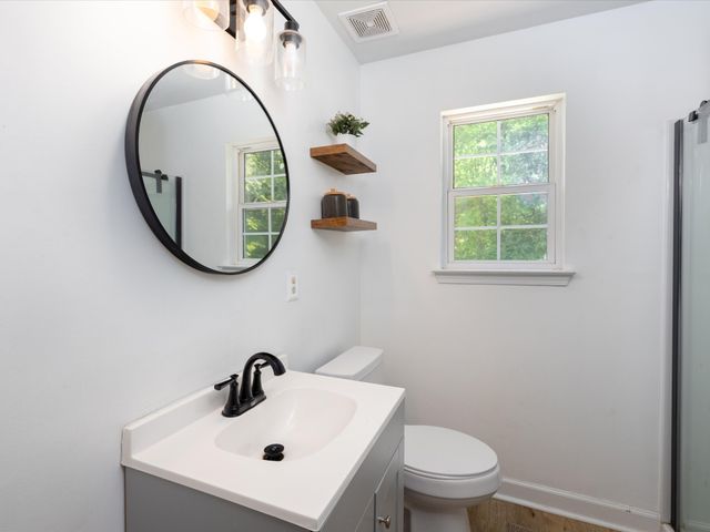 1074 Talon Dr, Columbia, TN 38401