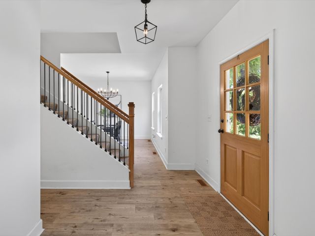1074 Talon Dr, Columbia, TN 38401