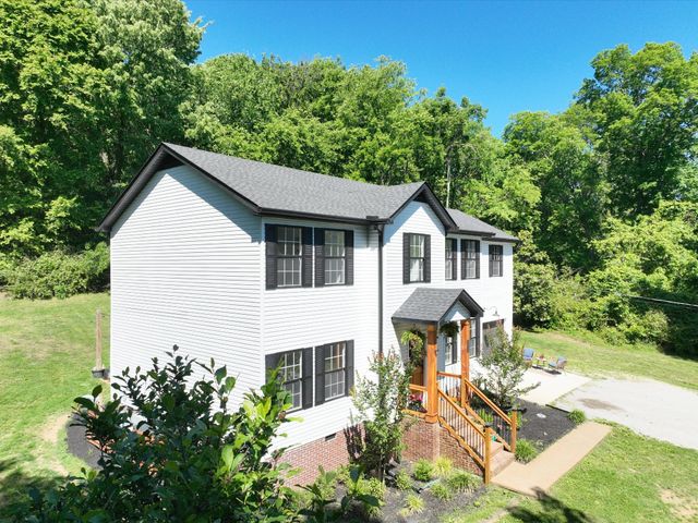 1074 Talon Dr, Columbia, TN 38401