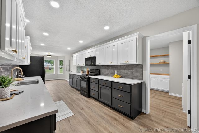 8452 E Blackwell Avenue, Claremore, OK 74019