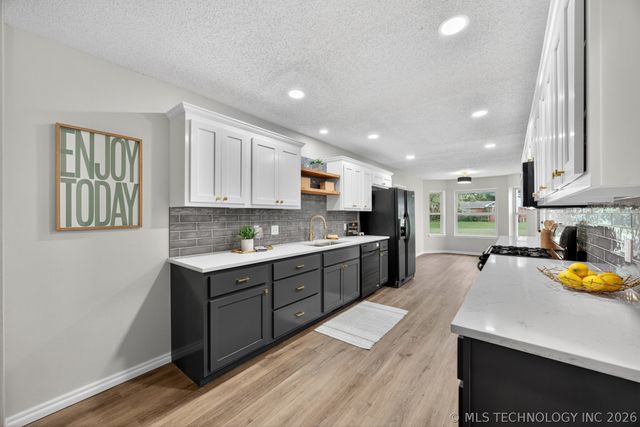 8452 E Blackwell Avenue, Claremore, OK 74019