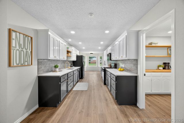 8452 E Blackwell Avenue, Claremore, OK 74019