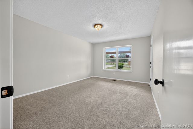 8452 E Blackwell Avenue, Claremore, OK 74019