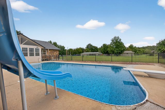 8452 E Blackwell Avenue, Claremore, OK 74019