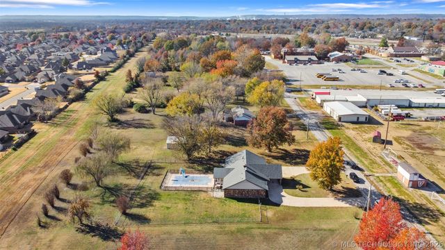 8452 E Blackwell Avenue, Claremore, OK 74019