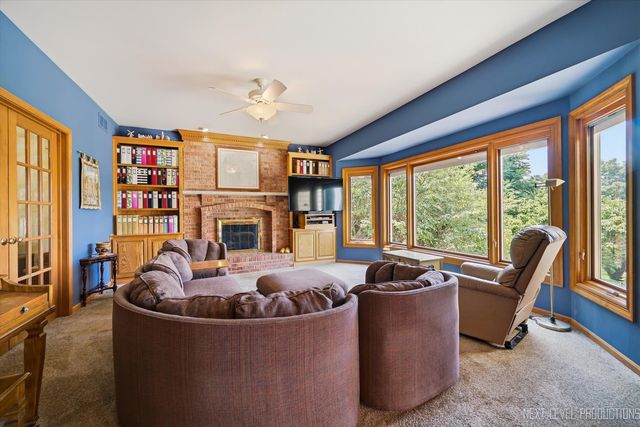 39W044 Foxwood Lane, St. Charles, IL 60175