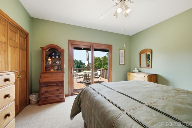 39W044 Foxwood Lane, St. Charles, IL 60175