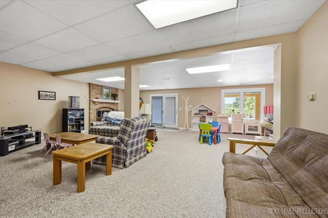 39W044 Foxwood Lane, St. Charles, IL 60175