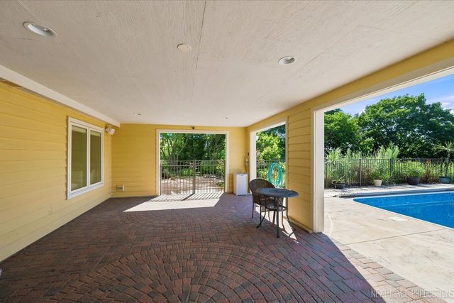 39W044 Foxwood Lane, St. Charles, IL 60175