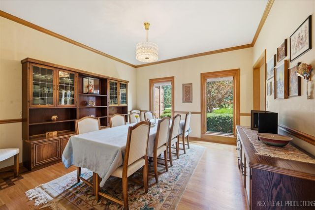 39W044 Foxwood Lane, St. Charles, IL 60175