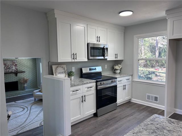 2538 Three Bars Drive, Grayson, GA 30017