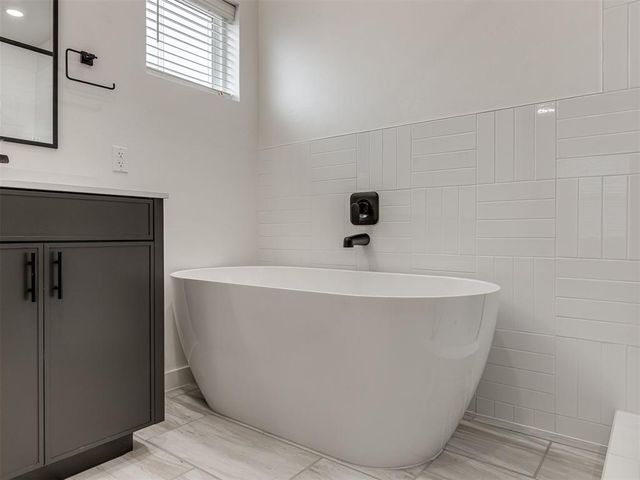 4112 NW 180th Street, Edmond, OK 73012