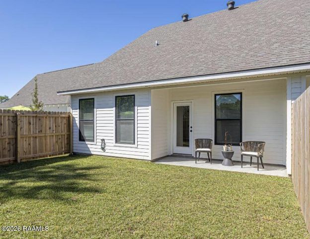 105 Foster Grove Drive, Youngsville, LA 70592