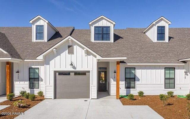 105 Foster Grove Drive, Youngsville, LA 70592