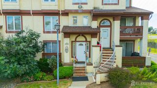 305 Michaels Court, Woodbridge Proper, NJ 07095