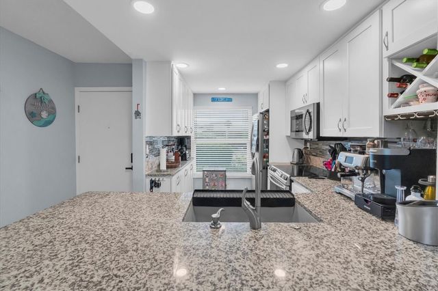 6210 SUN BOULEVARD 101, St Petersburg, FL 33715