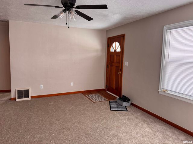 405 N Wood Street, Washington, IL 61571