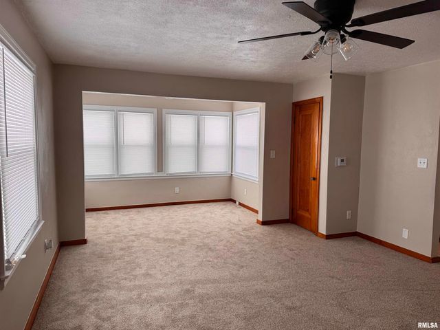 405 N Wood Street, Washington, IL 61571