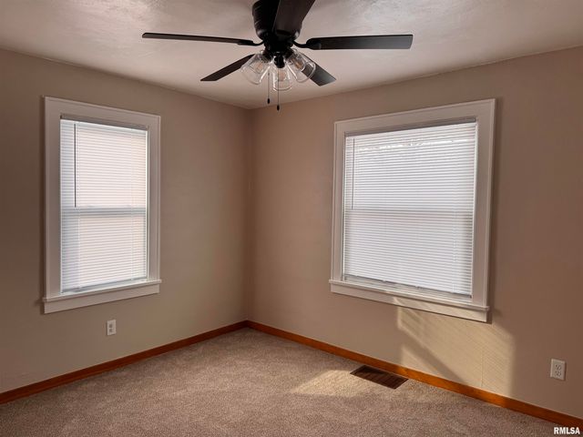 405 N Wood Street, Washington, IL 61571