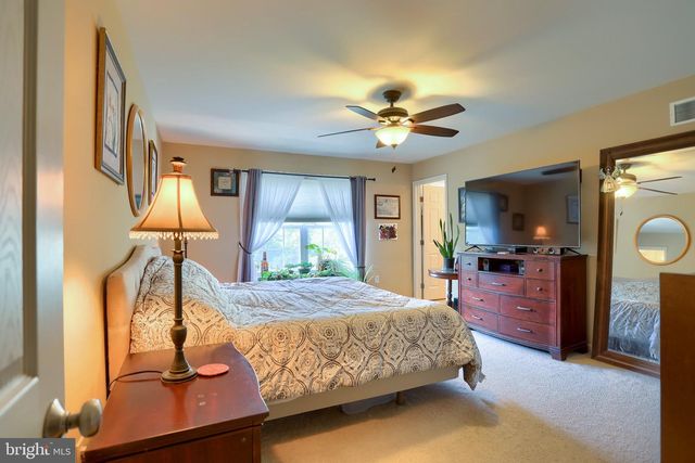 4725 LAUREL VALLEY LN, Enola, PA 17025