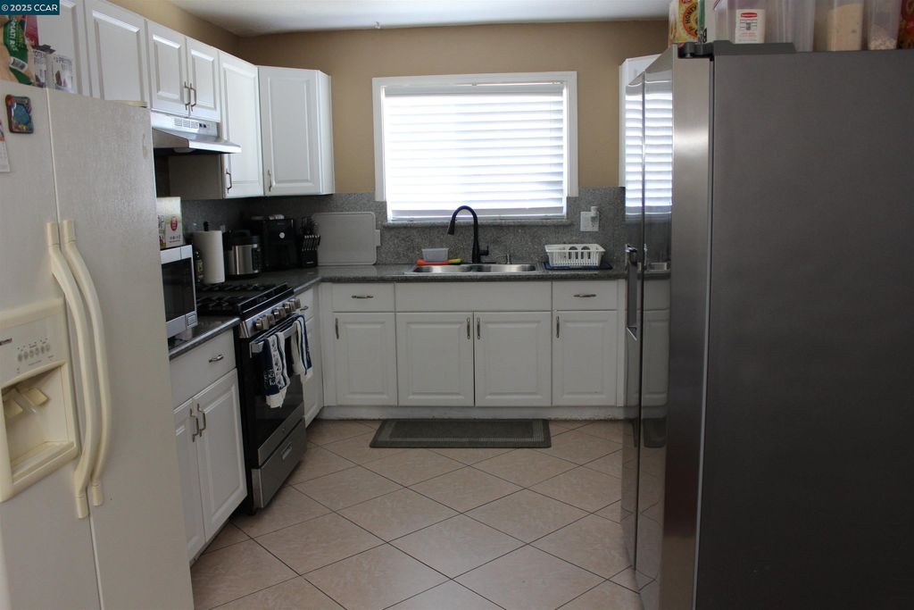 property-img