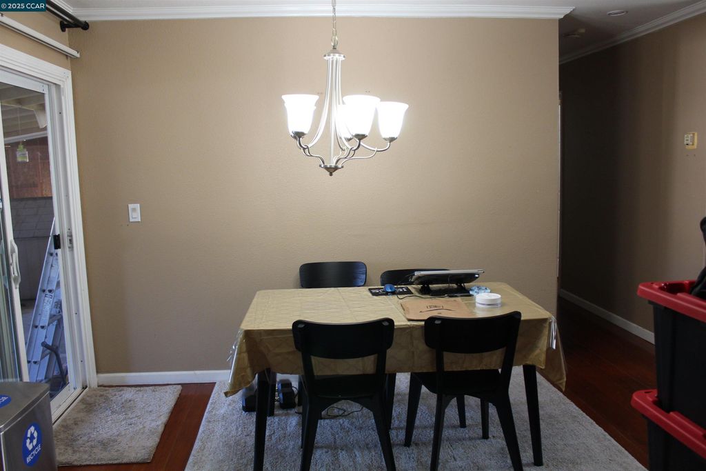 property-img