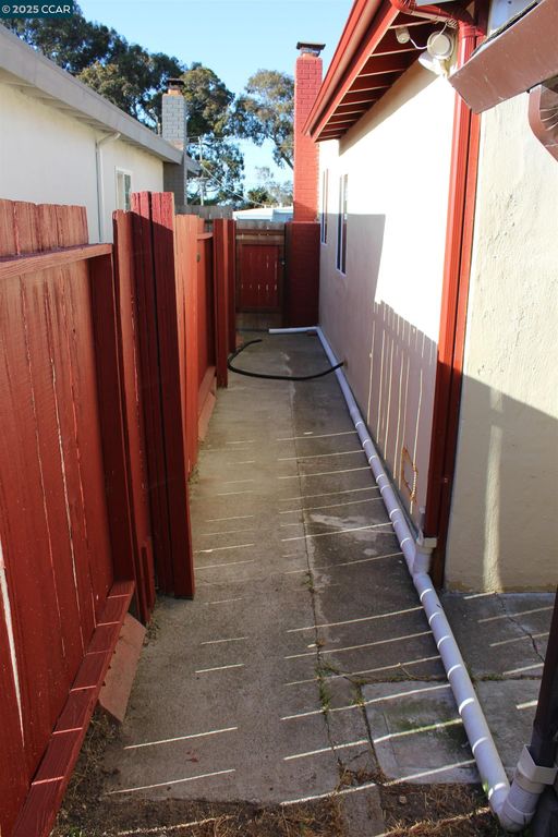 property-img