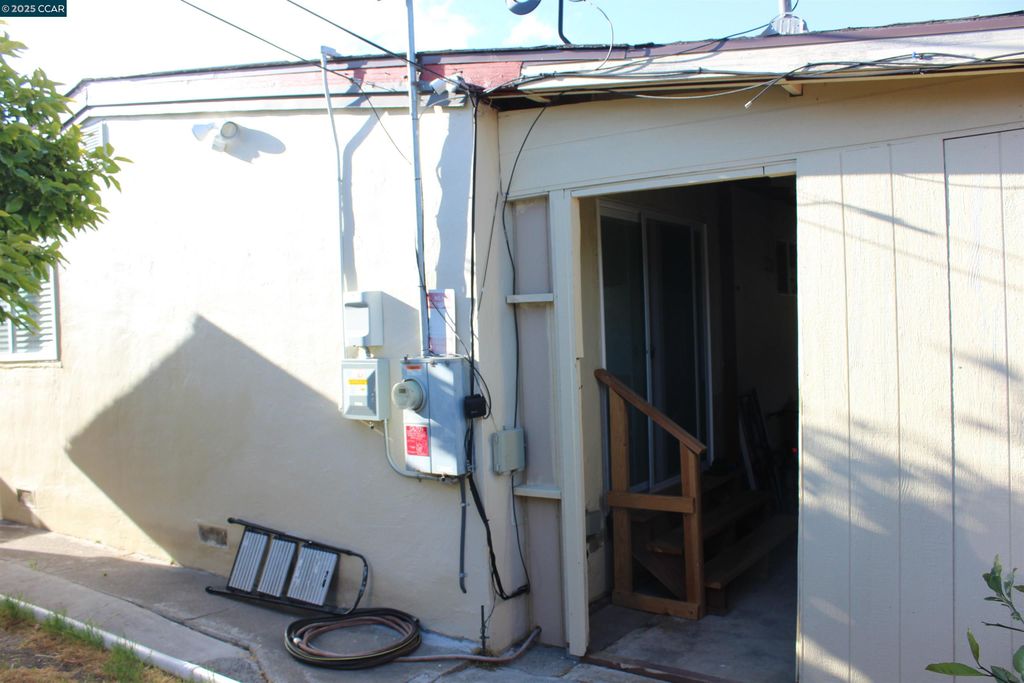 property-img