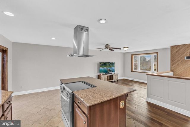 2386 MONROE AVE, Vineland, NJ 08361