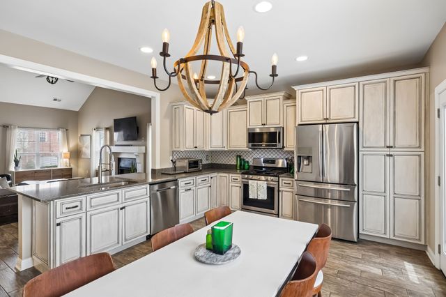 7412 Riverland Dr, Nashville, TN 37221