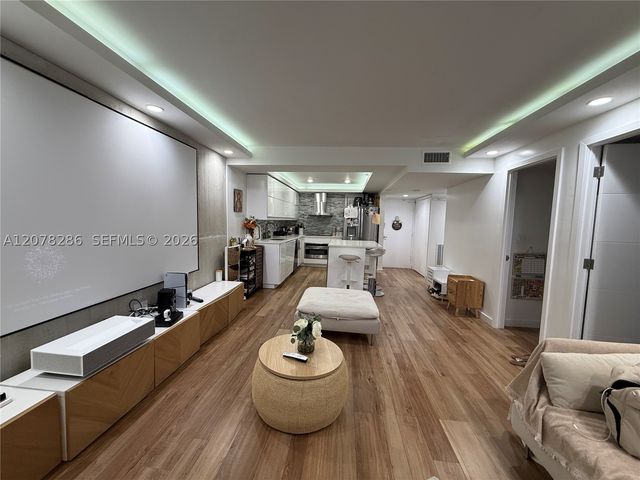 401 Ocean Dr 325, Miami Beach, FL 33139
